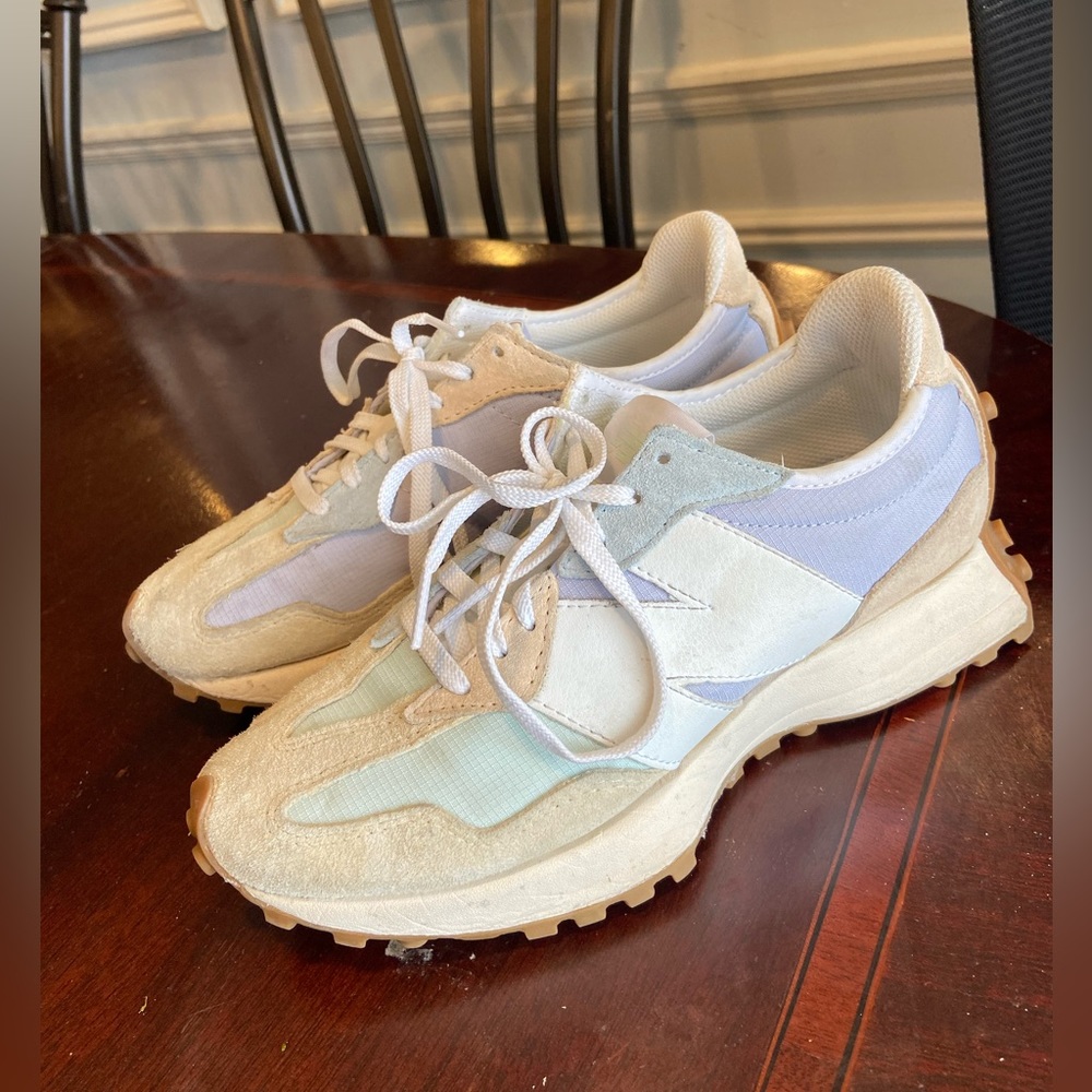Womens New Balance 327s
